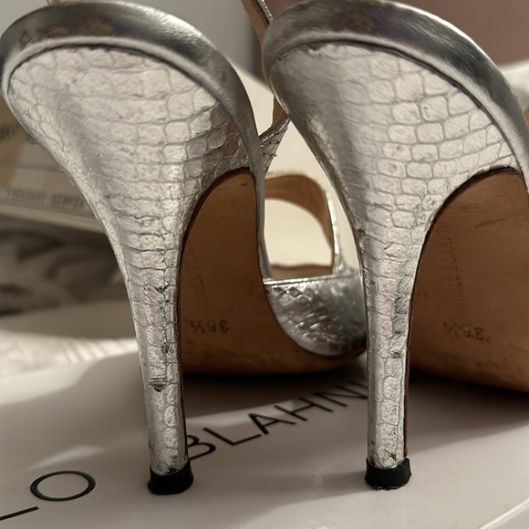 Silver snakeskin Manolo Blahnik Dianamus open toe sling back heels - Picture 4 of 4